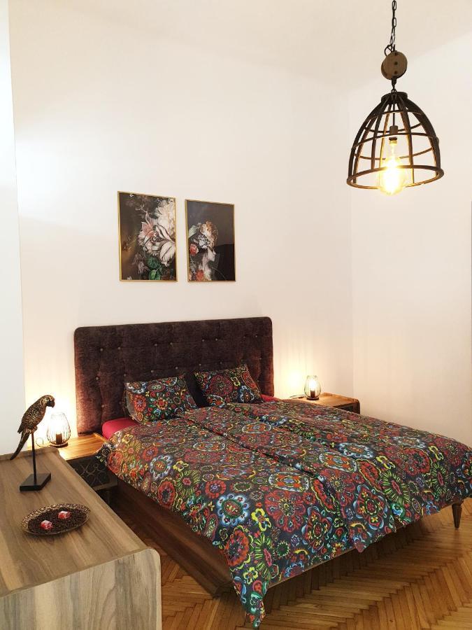 Sunny And Spacious Apartment Near City Centre Bécs Kültér fotó