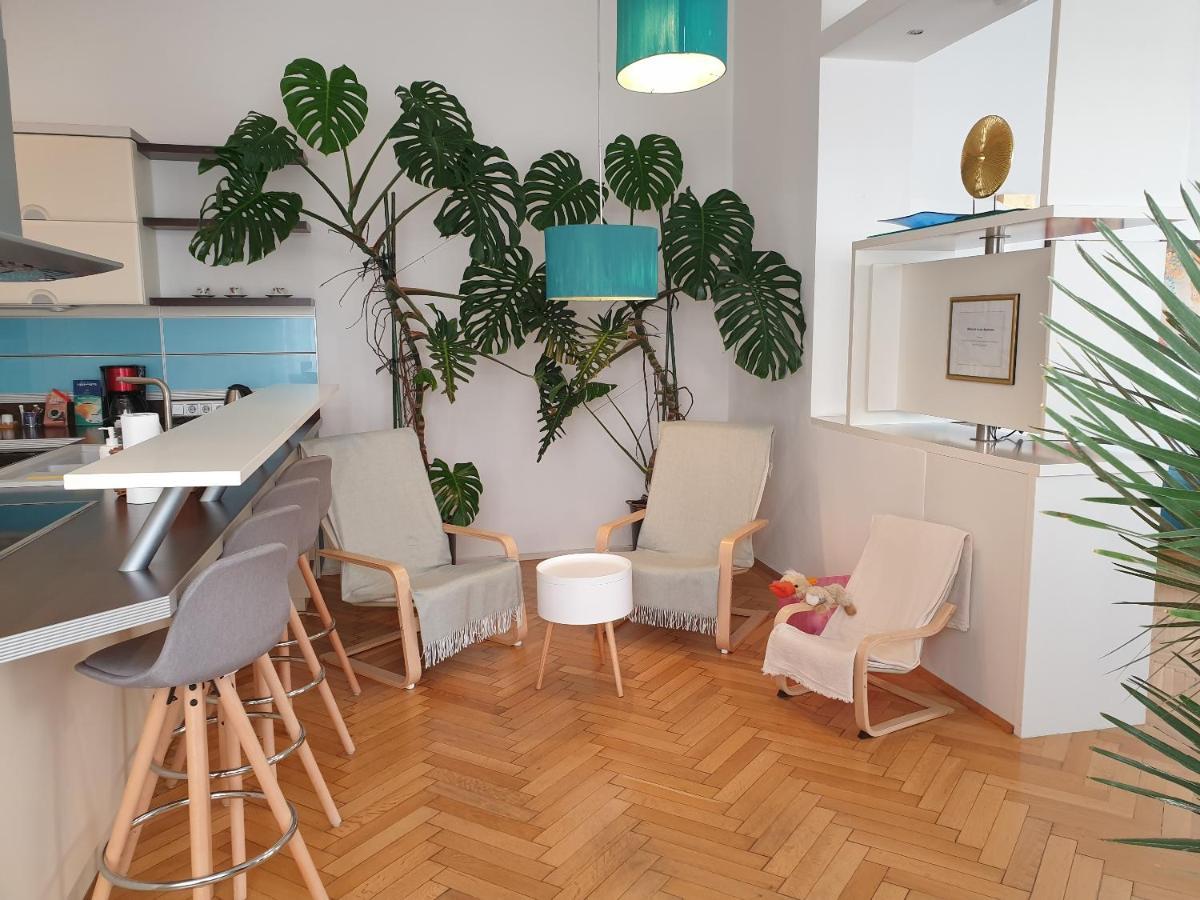 Sunny And Spacious Apartment Near City Centre Bécs Kültér fotó