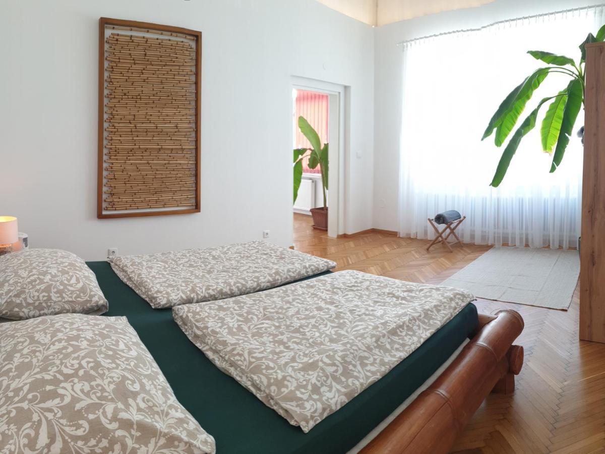 Sunny And Spacious Apartment Near City Centre Bécs Kültér fotó