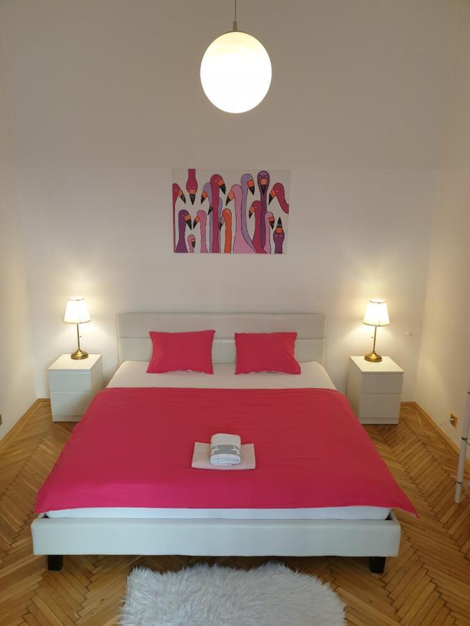 Sunny And Spacious Apartment Near City Centre Bécs Kültér fotó