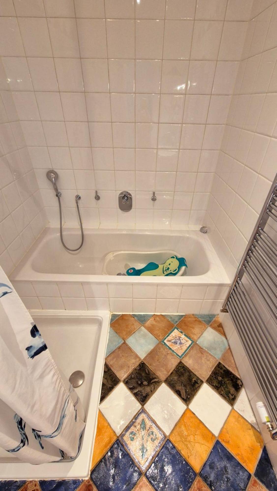 Sunny And Spacious Apartment Near City Centre Bécs Kültér fotó